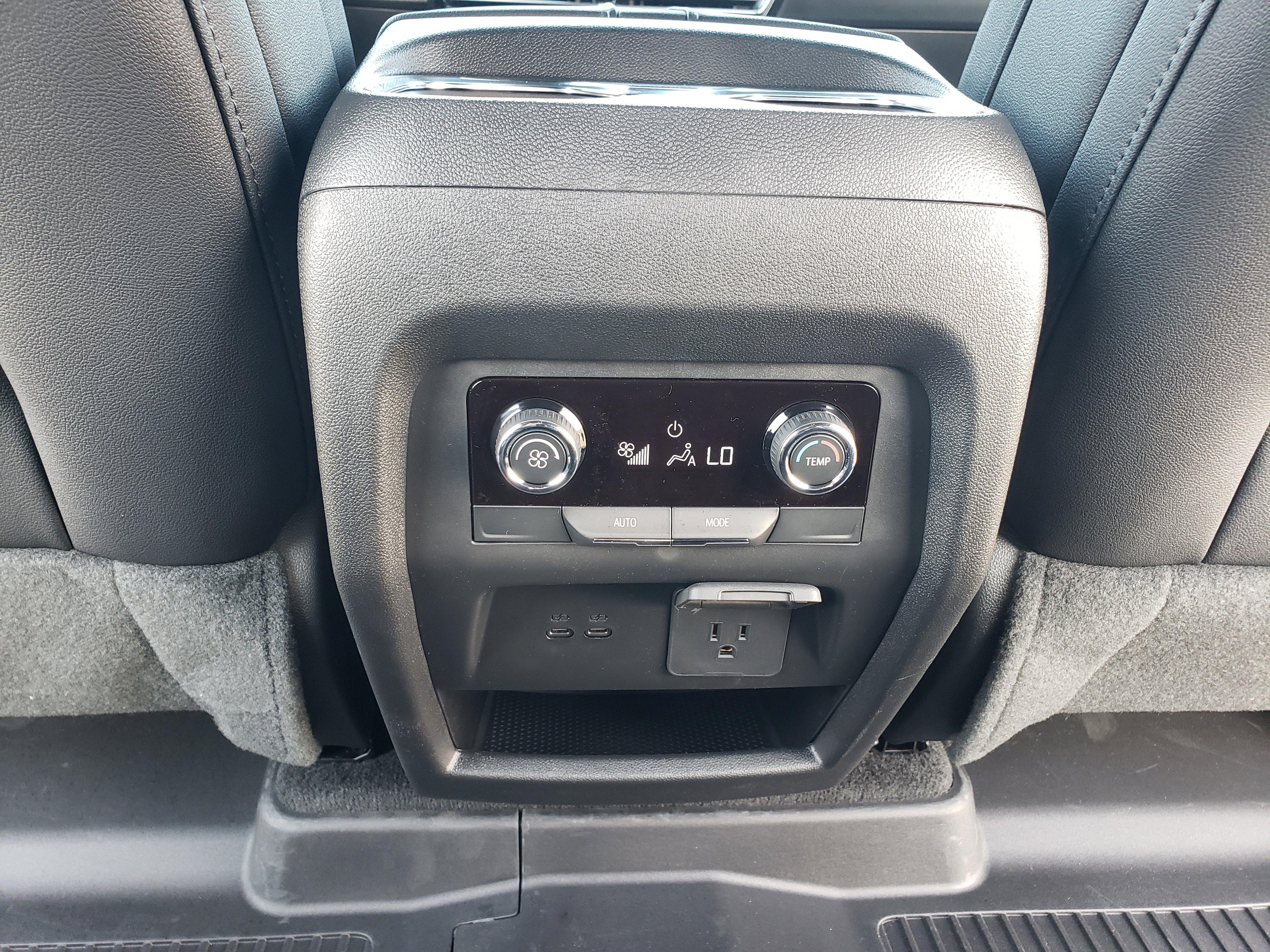 New 2026 Chevrolet Traverse LT w/ Midnight/Sport Edition image 35