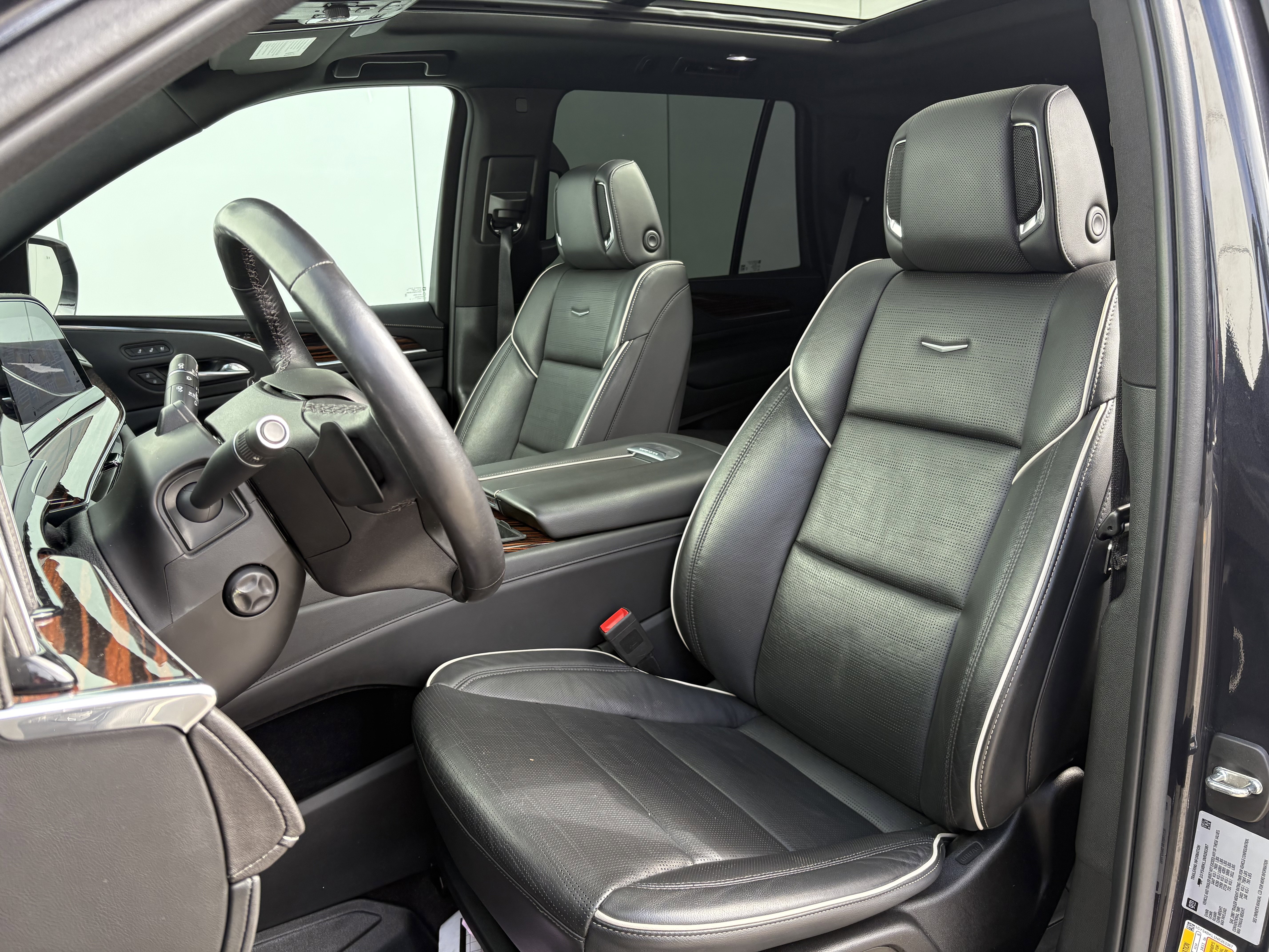 Certified 2022 Cadillac Escalade Premium Luxury image 12