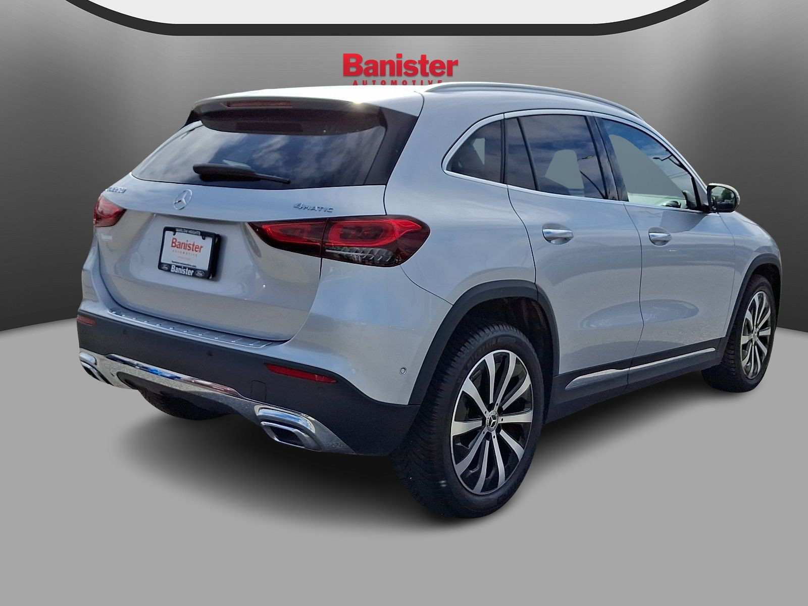 Used 2023 Mercedes-Benz GLA 250 4MATIC image 4
