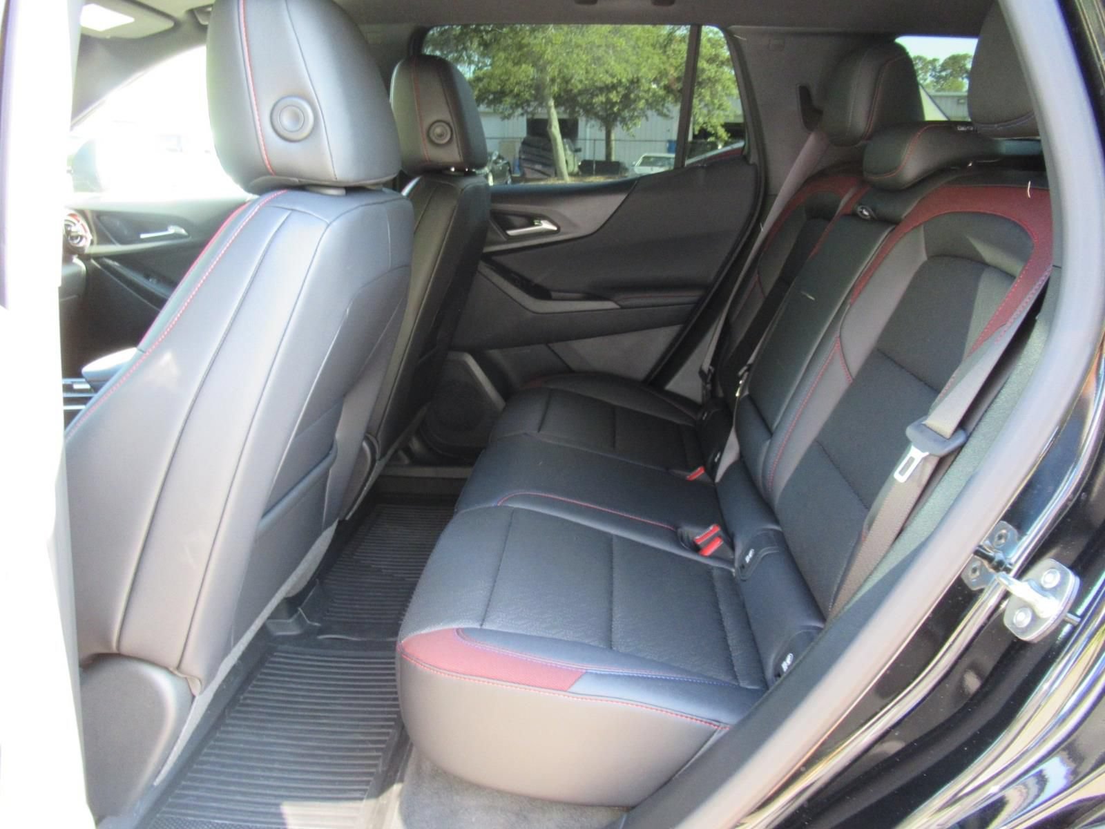 Used 2026 Chevrolet Equinox RS w/ Safety and Technology Package FWD image 36