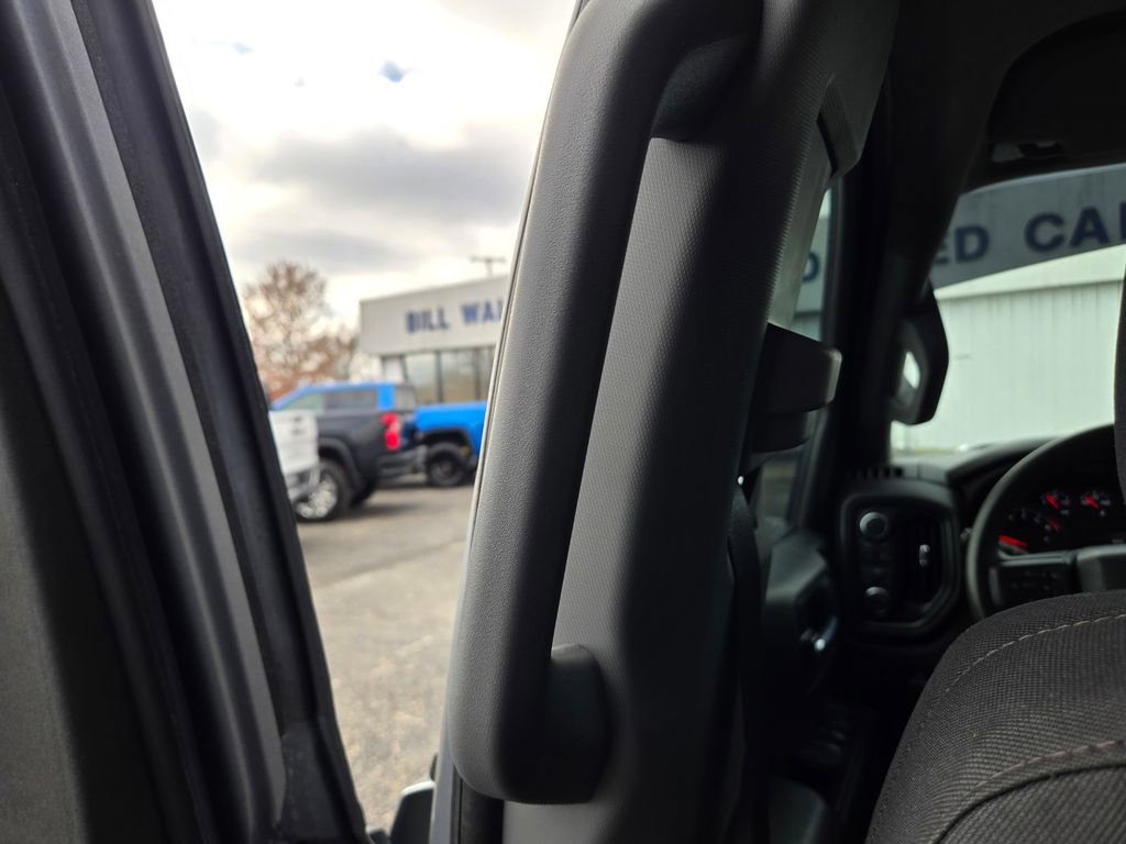 Certified 2025 Chevrolet Silverado 1500 Custom image 28