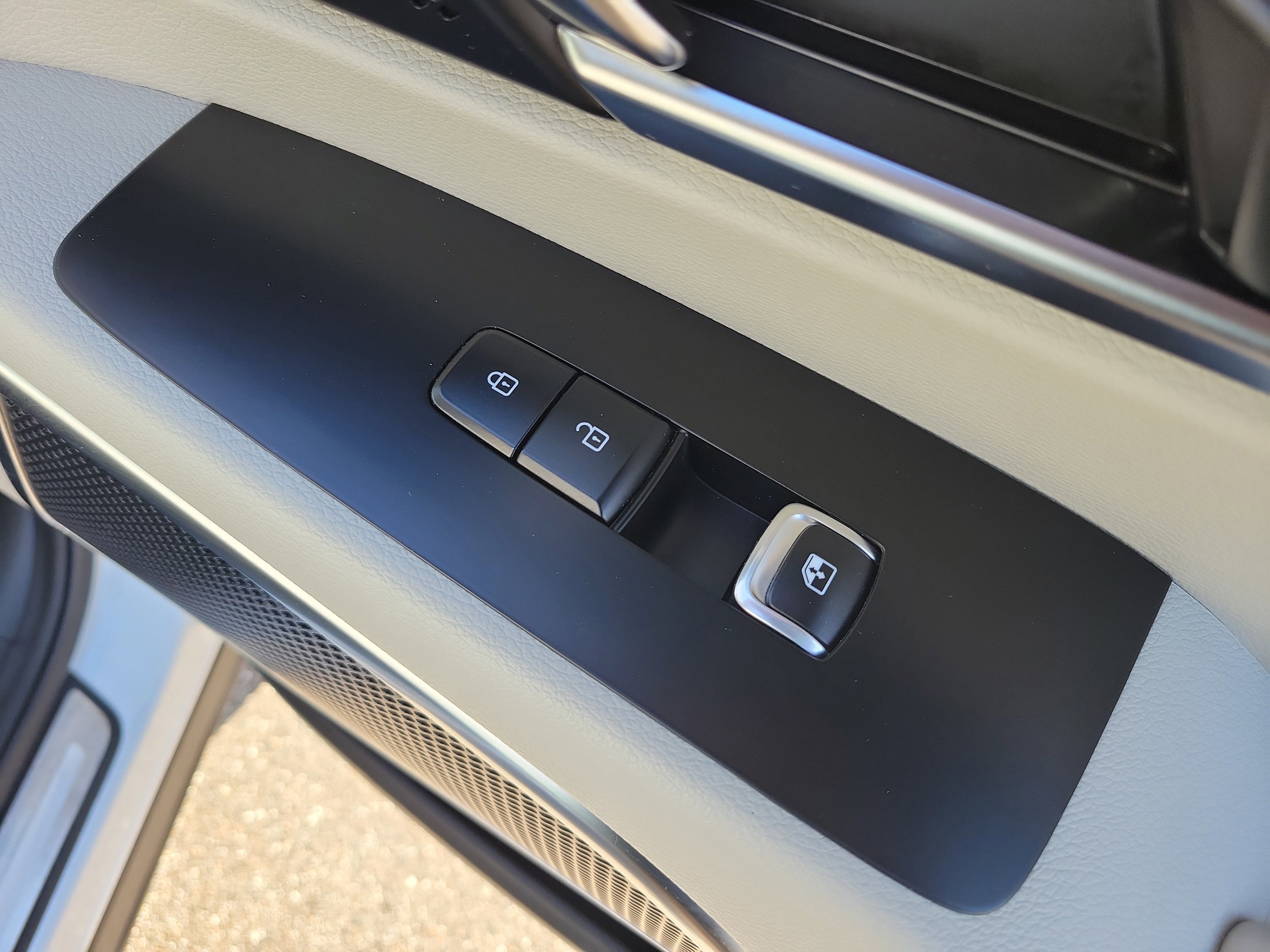 Used 2020 Kia Telluride SX w/ SX Prestige Package image 11