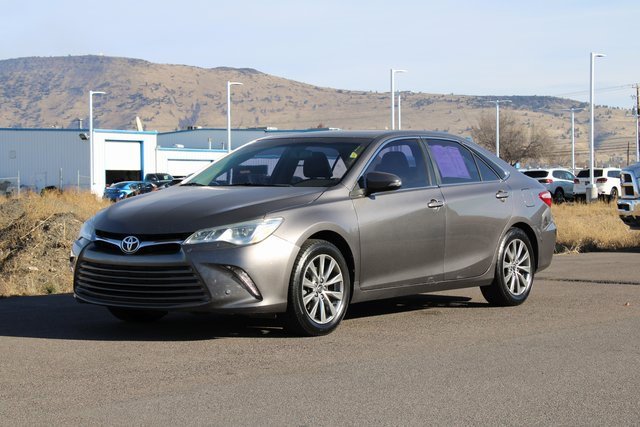 Used 2016 Toyota Camry XLE image 8