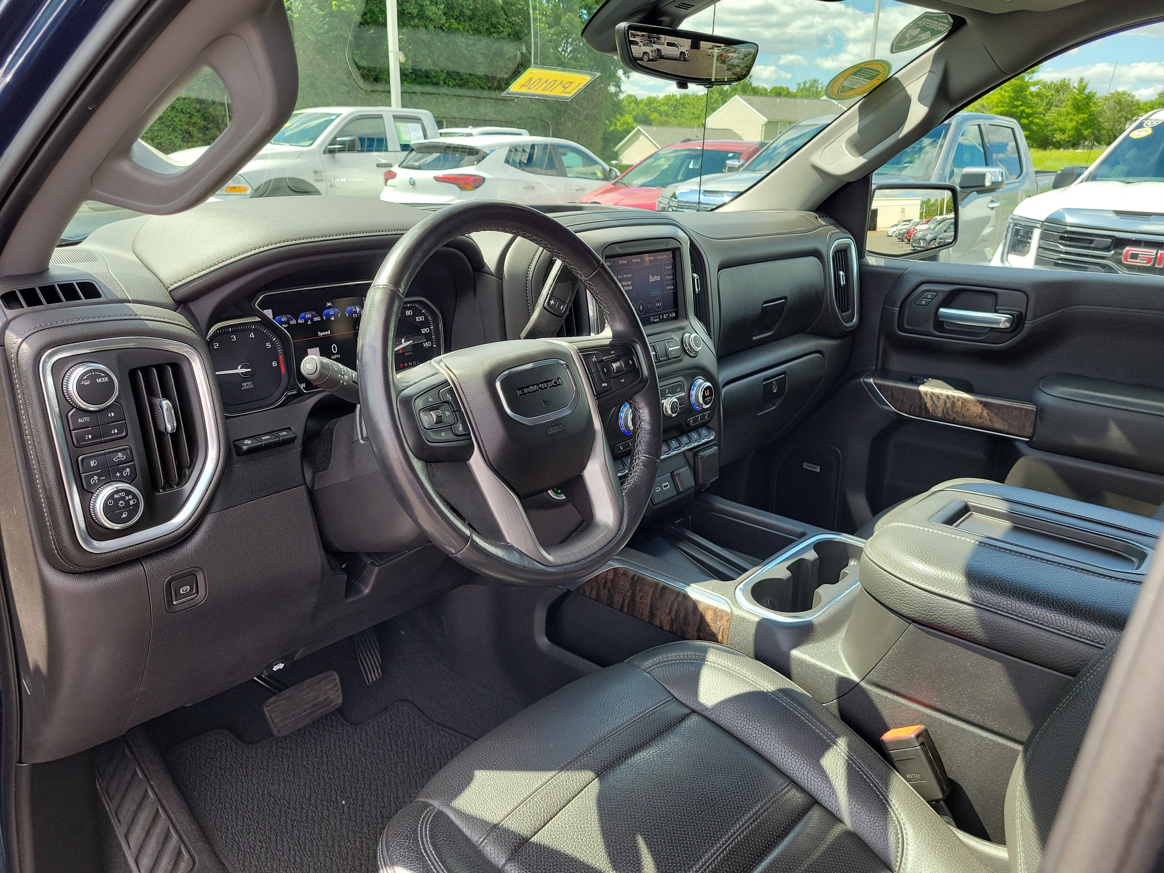 Used 2022 GMC Sierra 1500 Denali w/ Denali Reserve Package AWD/4WD image 17