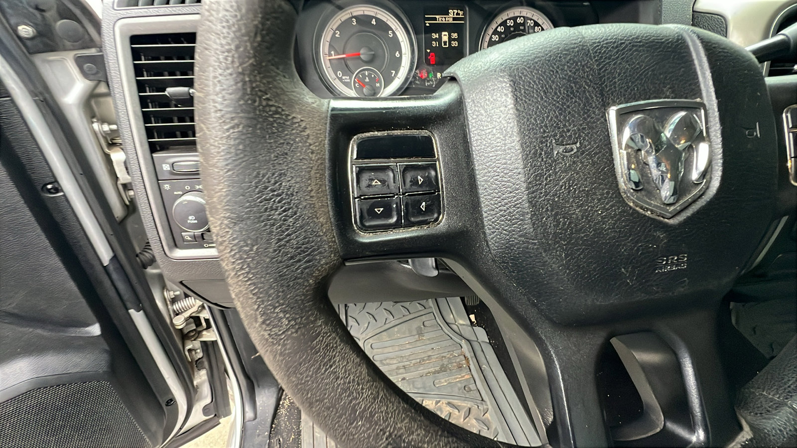 Used 2014 RAM 1500 Express image 22