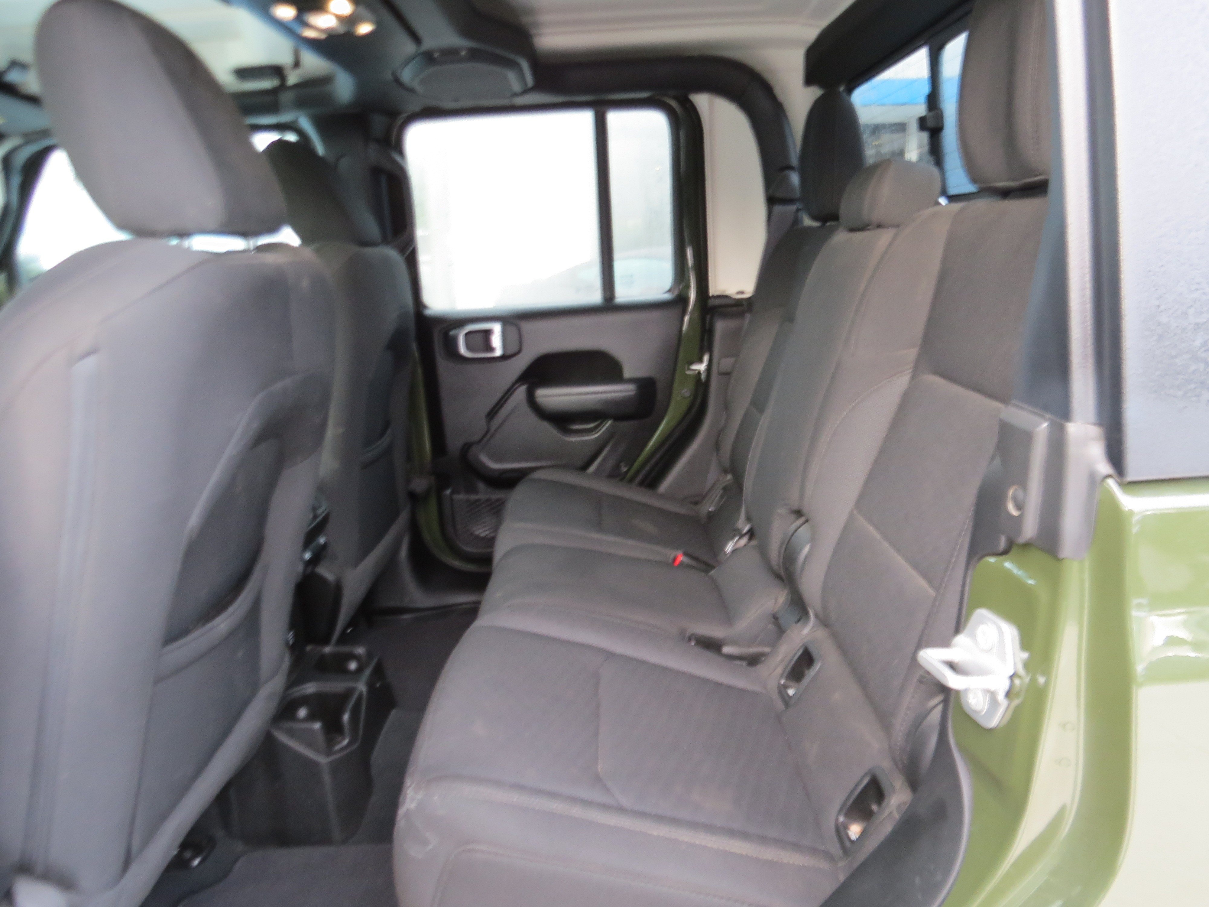 Used 2023 Jeep Gladiator Sport AWD/4WD image 12