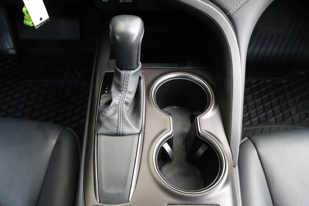 Used 2024 Toyota Camry SE FWD image 19