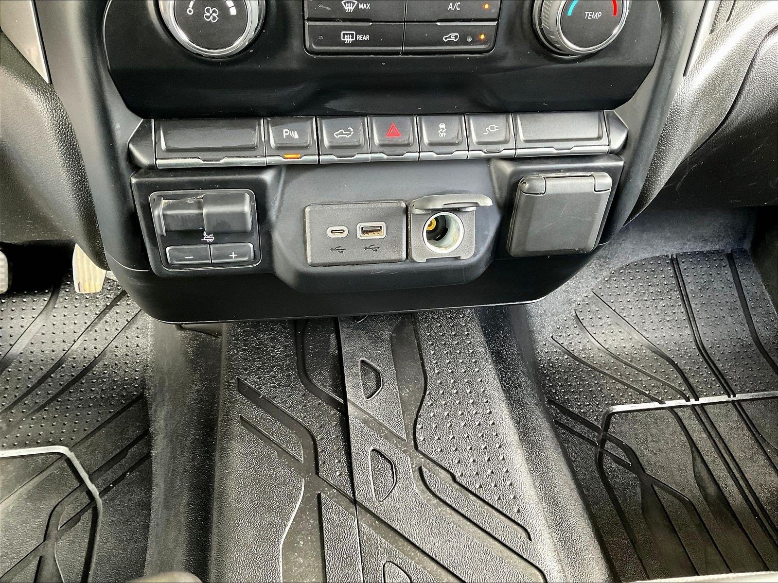 Used 2022 Chevrolet Silverado 2500 LT AWD/4WD image 16