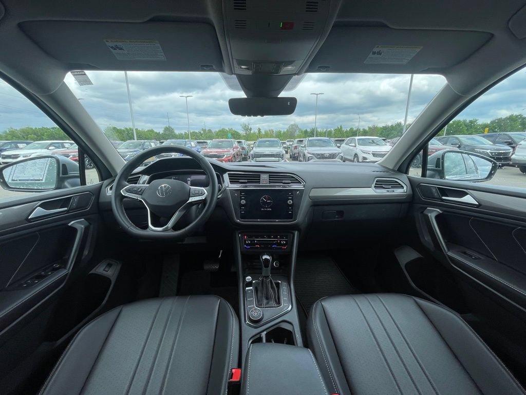Used 2024 Volkswagen Tiguan SE w/ MDO Package, Two-Row AWD/4WD image 23