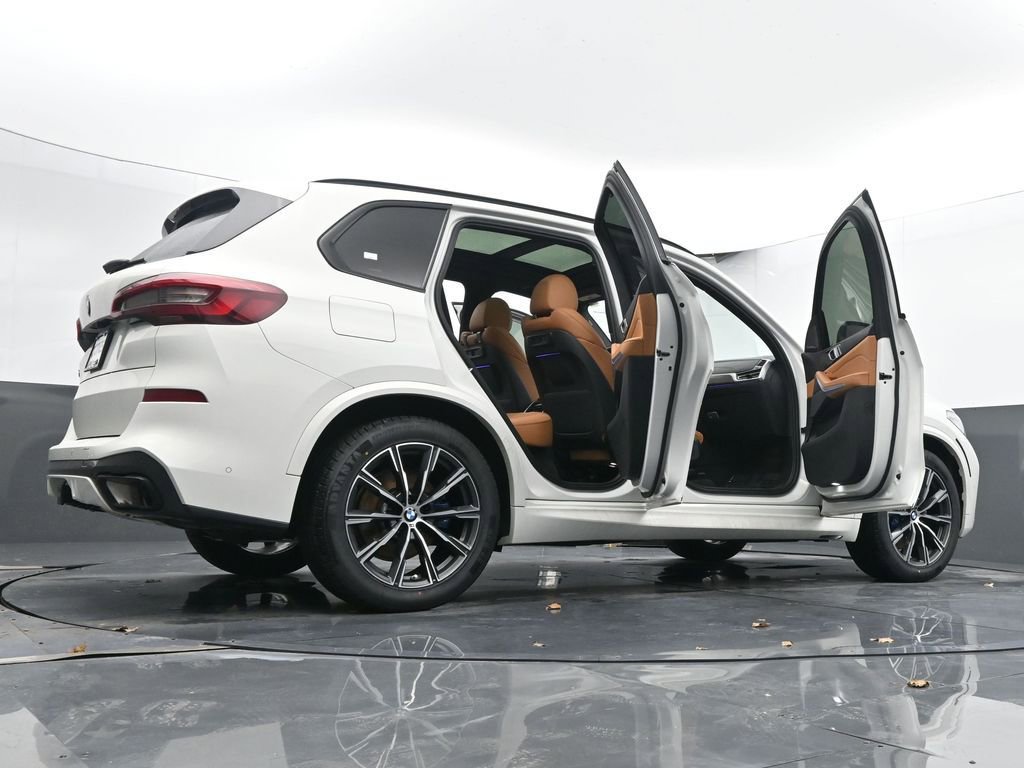 Used 2023 BMW X5 xDrive40i w/ Executive Package image 77