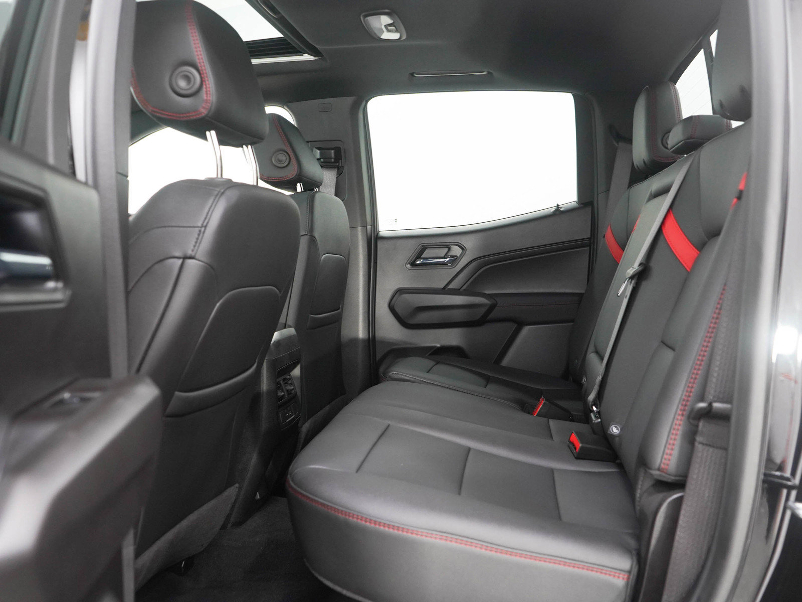 Used 2025 Chevrolet Colorado Z71 w/ Z71 Convenience Package 2 image 18