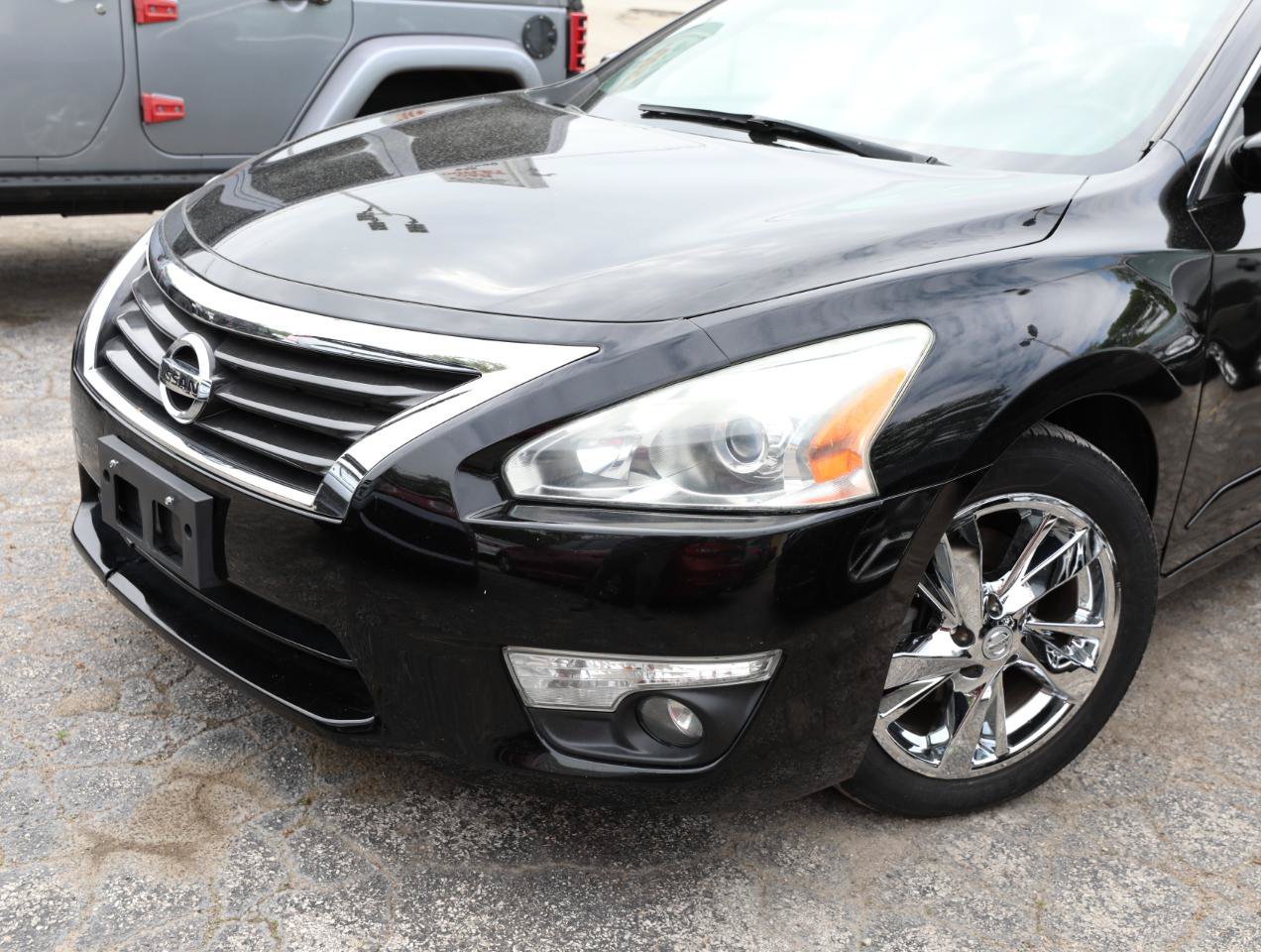 Used 2015 Nissan Altima 2.5 SV FWD image 2