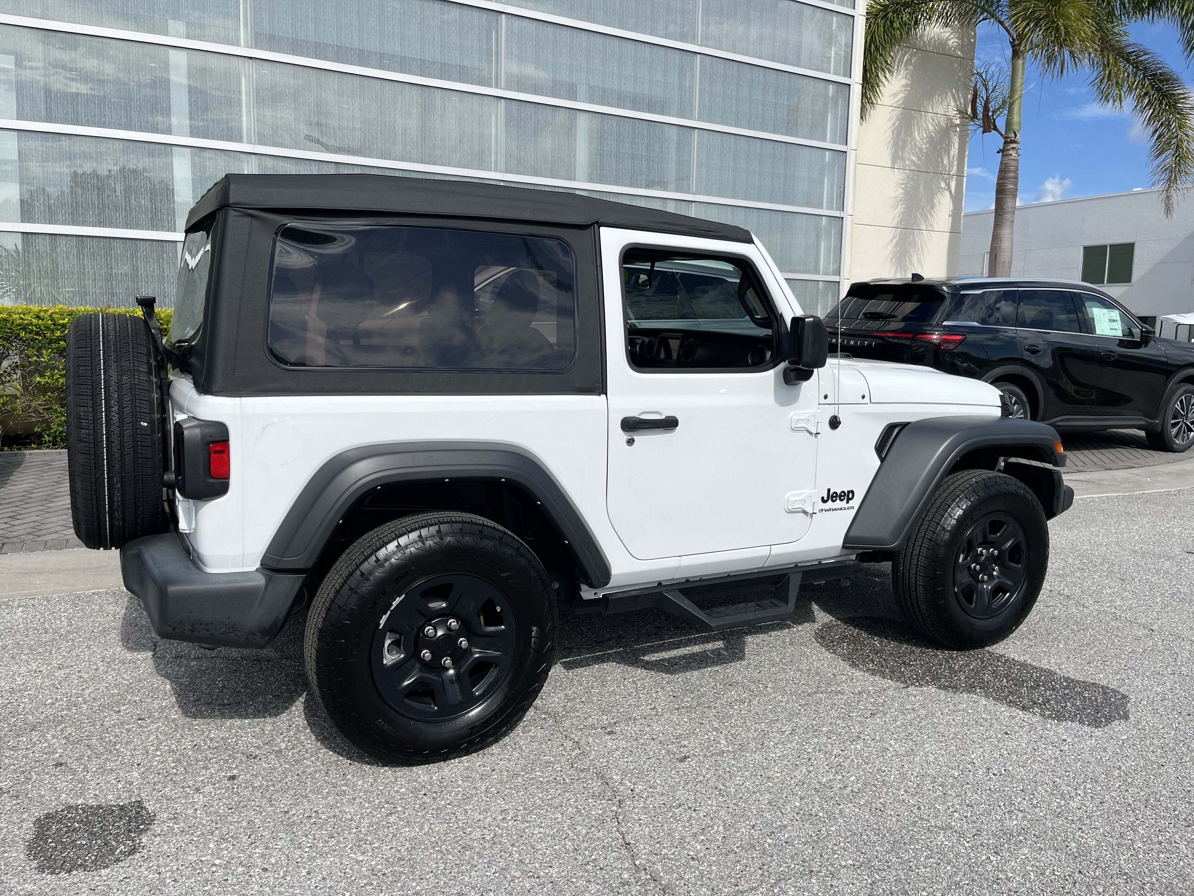 Used 2023 Jeep Wrangler Sport AWD/4WD image 8