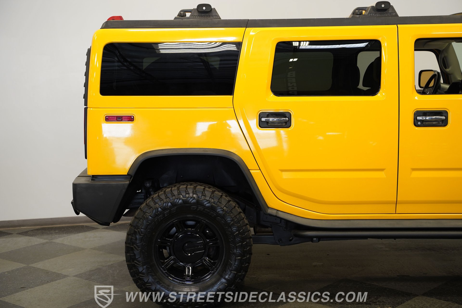Used 2004 HUMMER H2 w/ Preferred Equipment Group AWD/4WD image 32