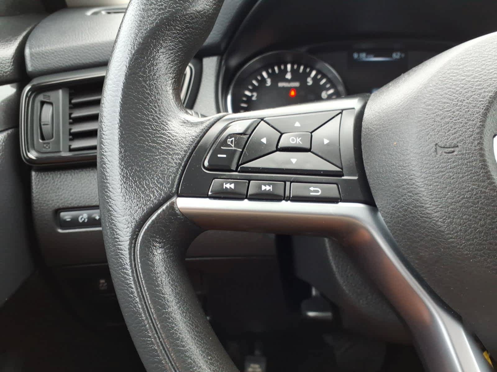 Used 2017 Nissan Rogue S FWD image 20