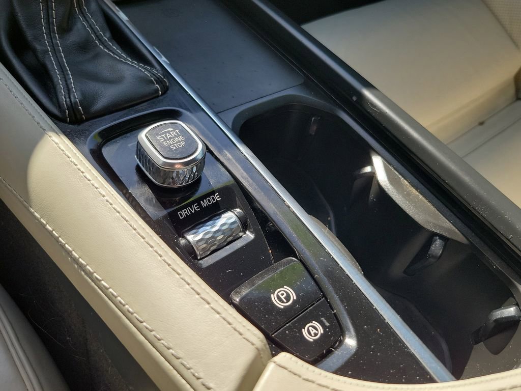 Used 2021 Volvo XC90 T6 R-Design w/ Protection Package Premier image 32