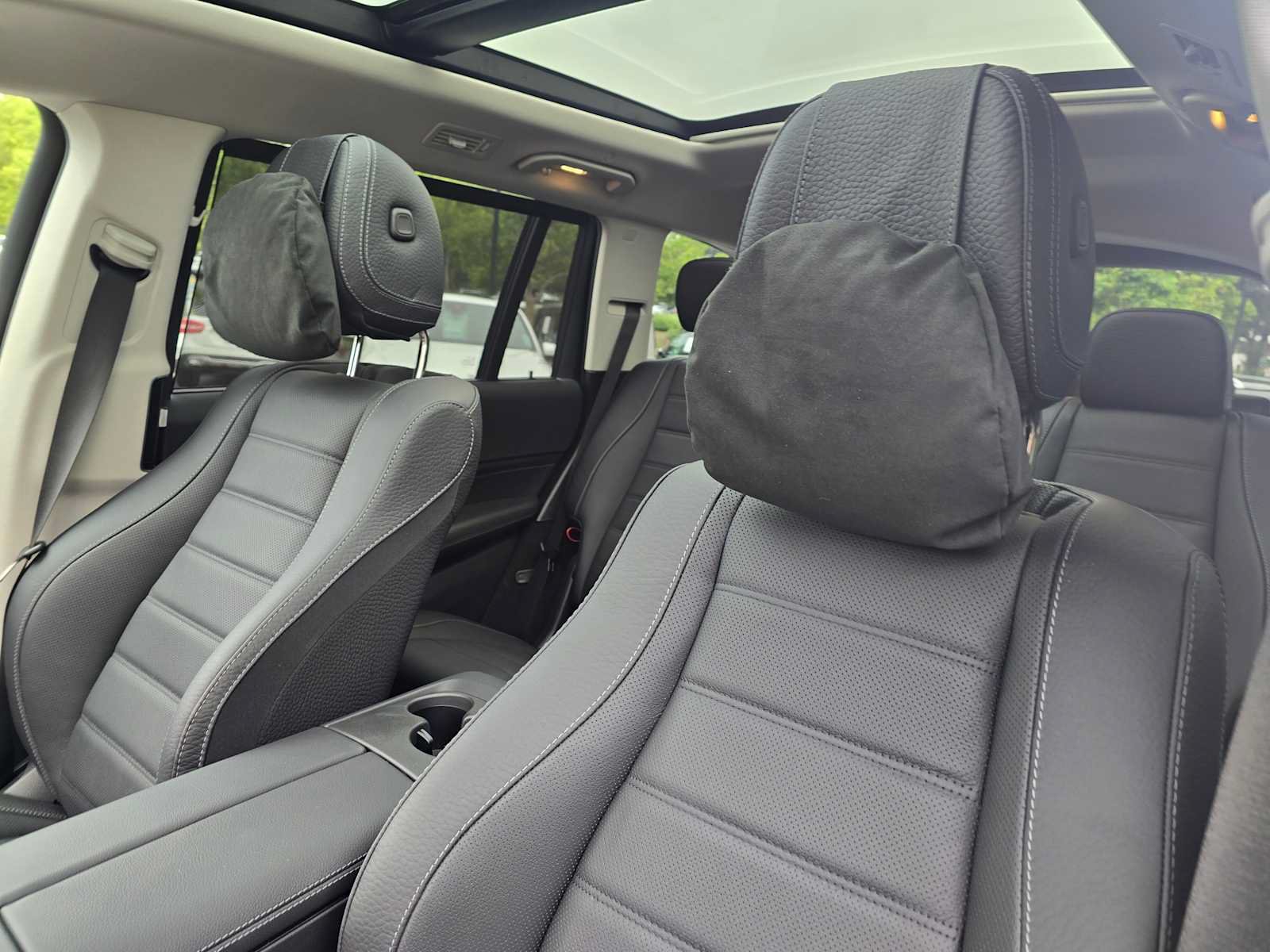 Used 2026 Mercedes-Benz GLS 450 4MATIC image 25