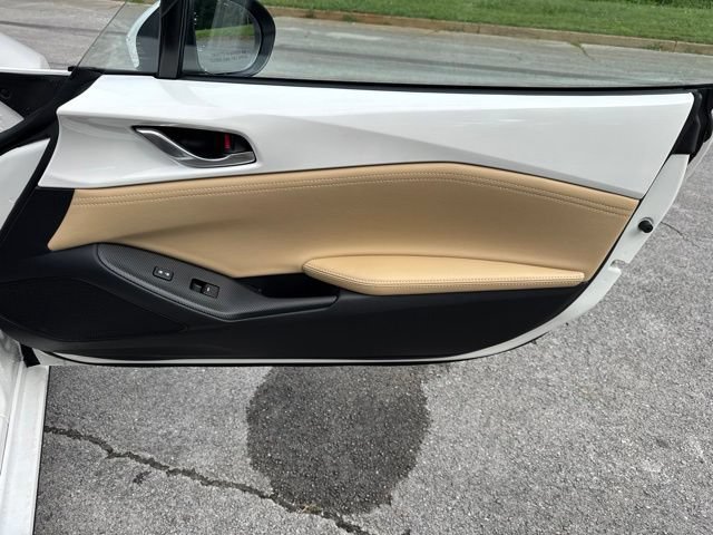 Used 2026 MAZDA MX-5 Miata RF Grand Touring RWD image 9