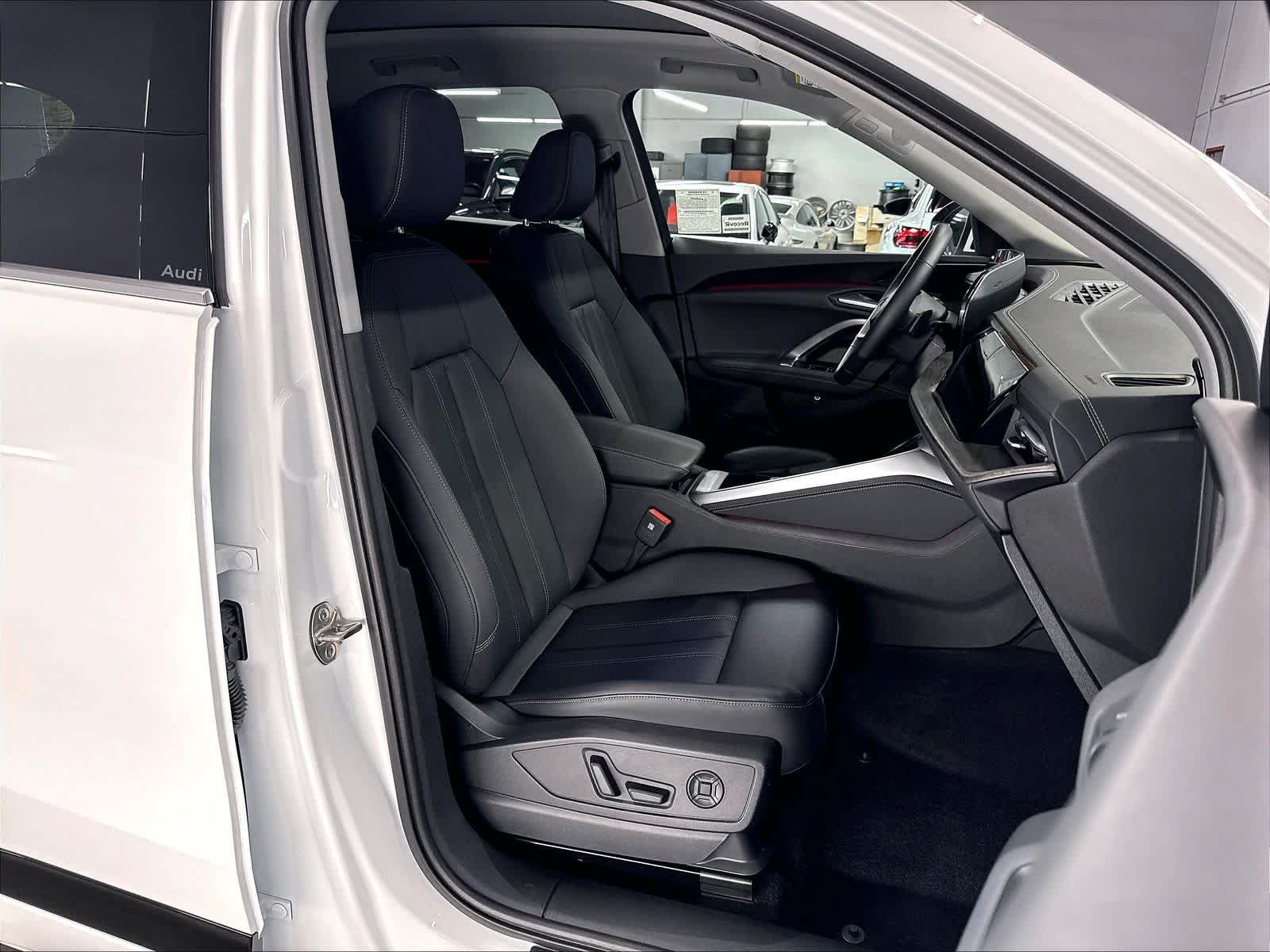 Used 2025 Audi Q5 Premium AWD/4WD image 10