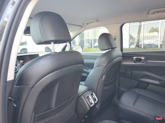 Certified 2023 Kia Sorento EX AWD/4WD image 11