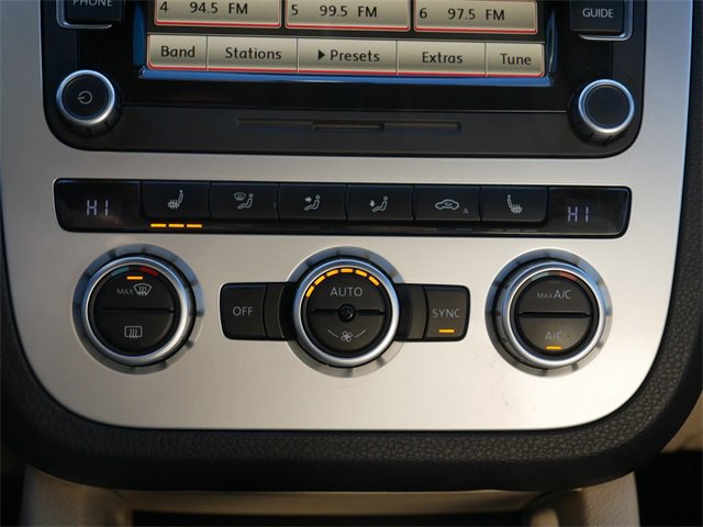 Used 2014 Volkswagen Eos Executive image 29