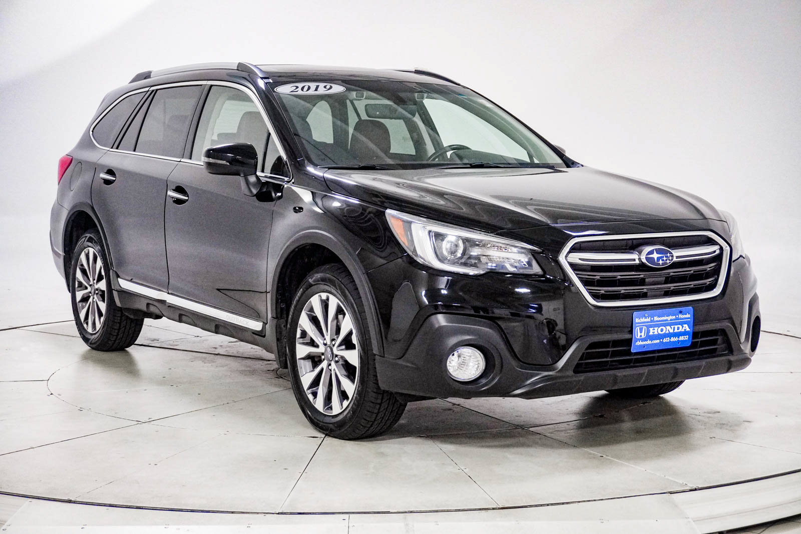 Used 2019 Subaru Outback 3.6R Touring w/ Popular Package #3A AWD/4WD image 14