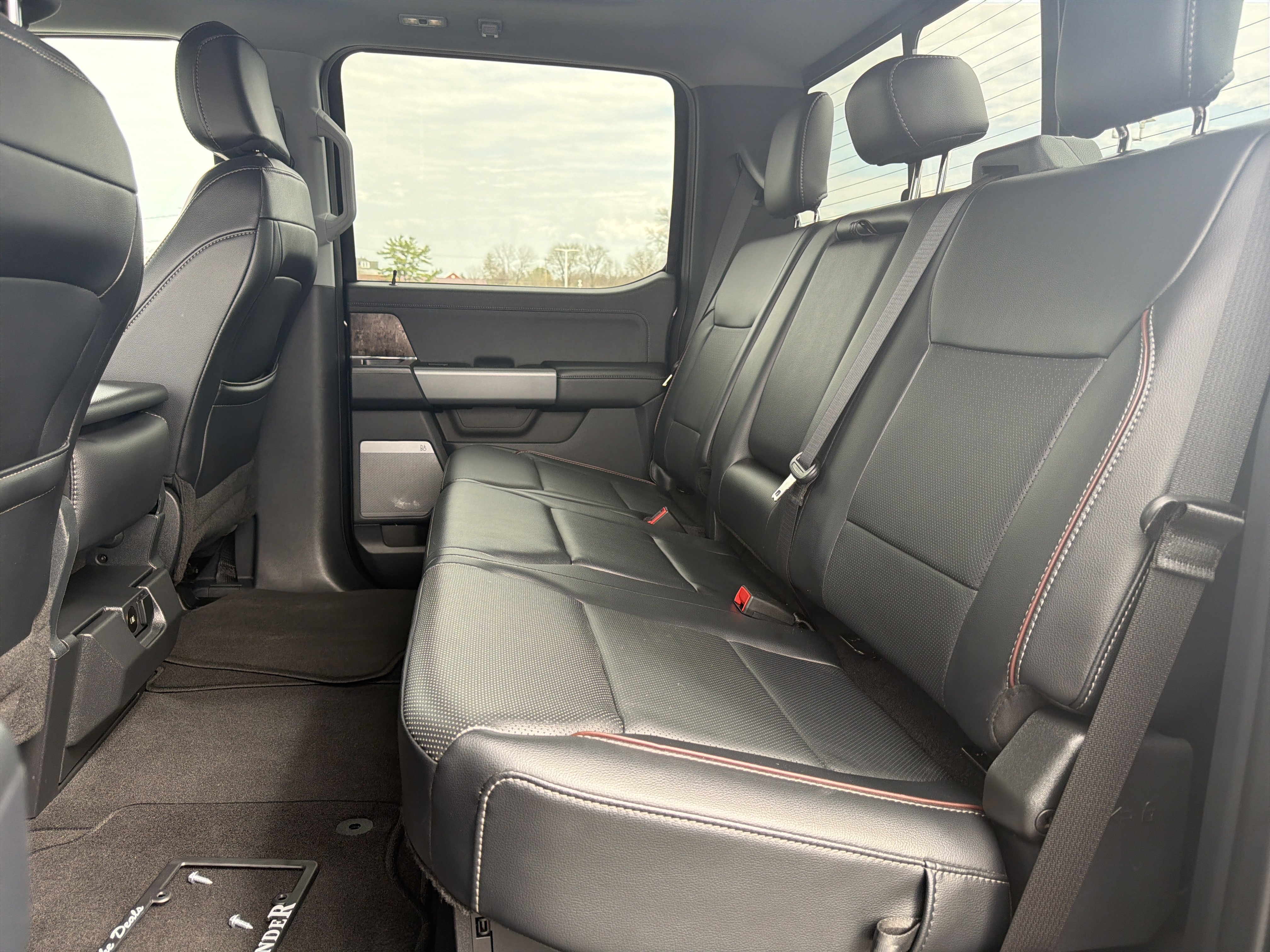 Used 2024 Ford F350 Lariat w/ Camper Package image 13