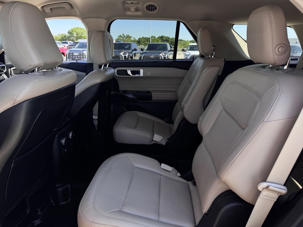 Used 2020 Ford Explorer XLT w/ Equipment Group 202A image 29