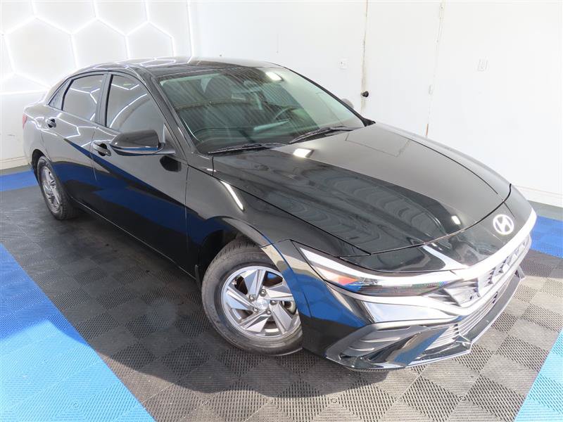 Used 2024 Hyundai Elantra SE FWD image 5