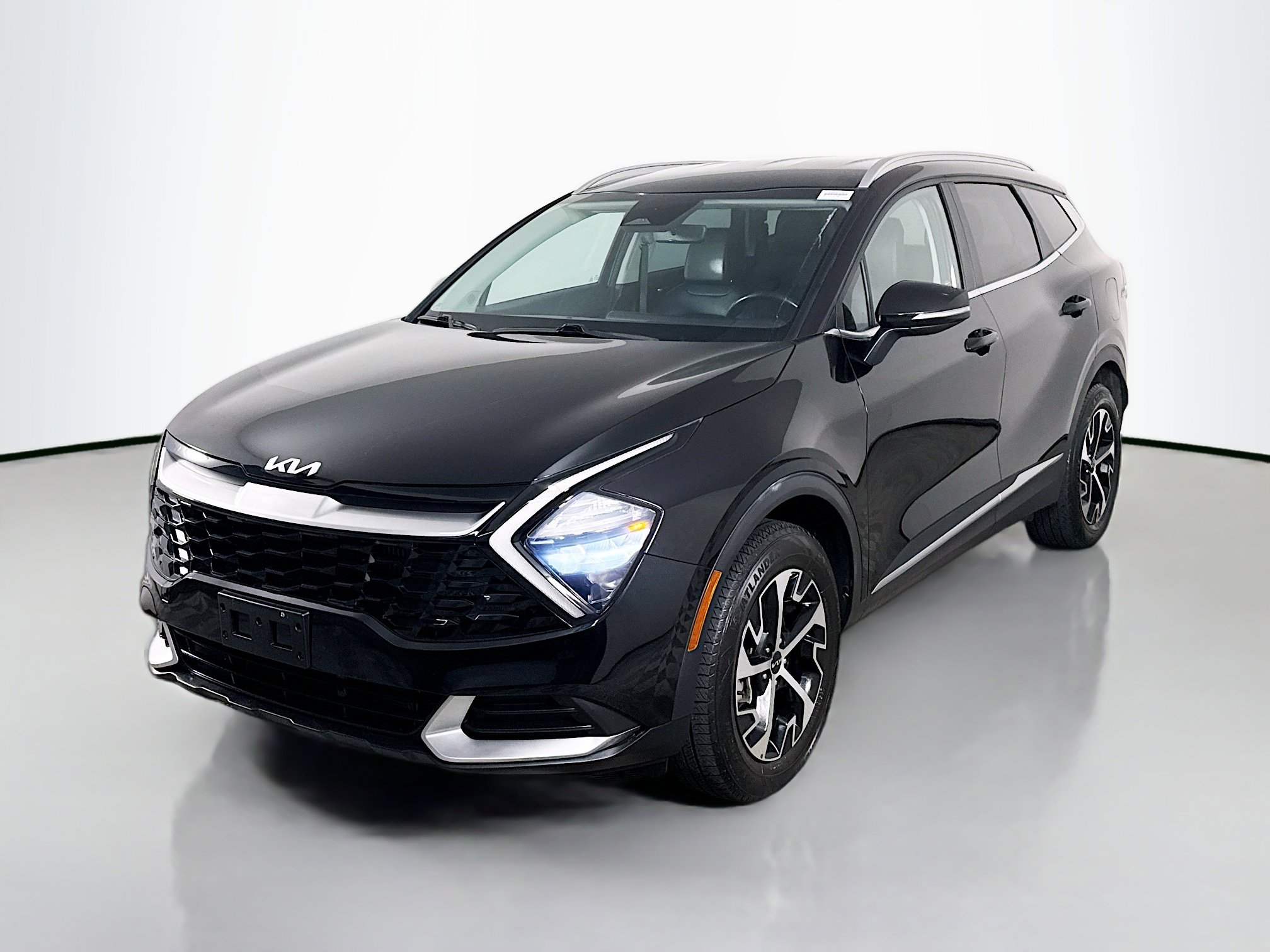 Used 2023 Kia Sportage EX AWD/4WD image 4