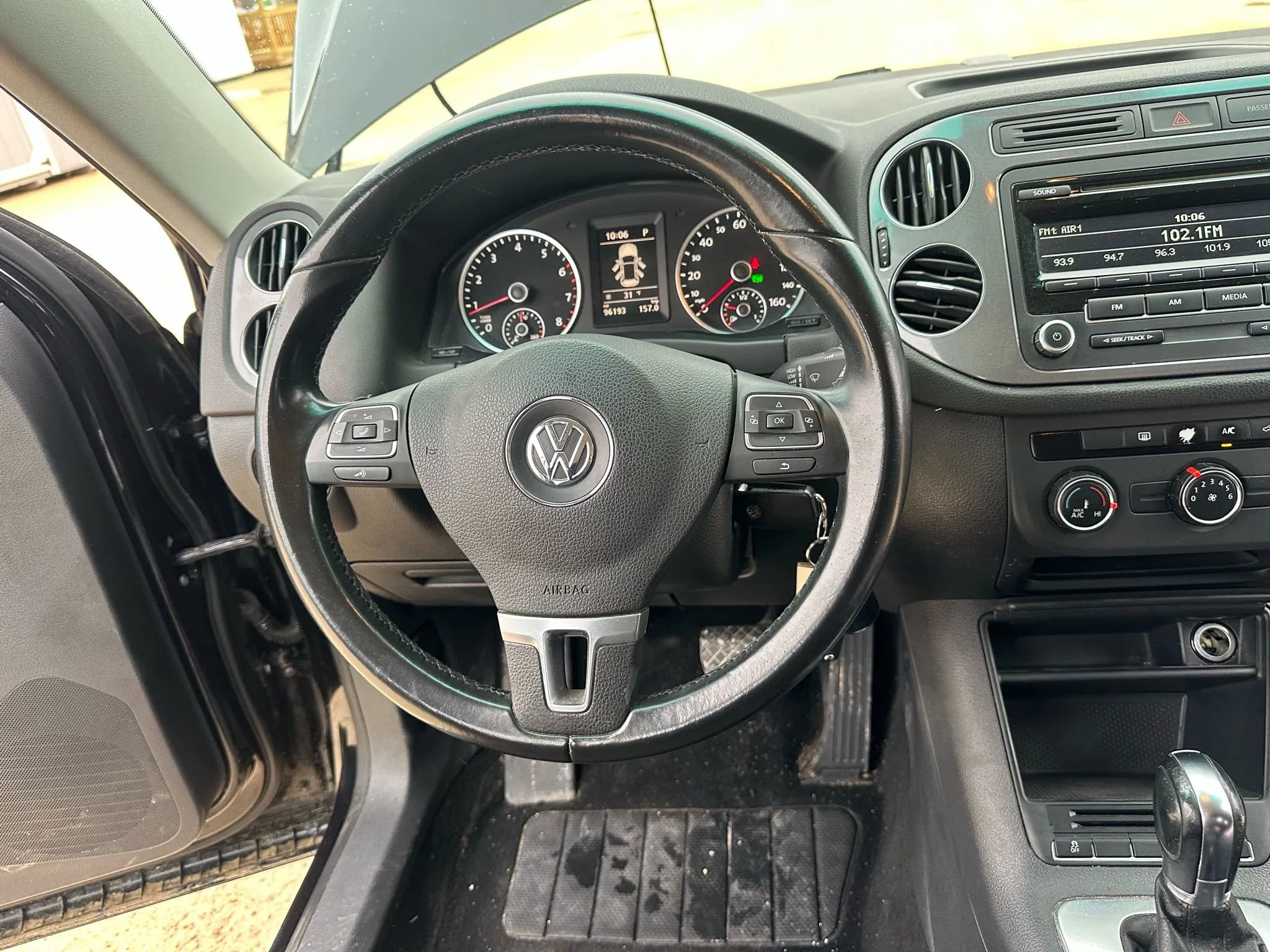 Used 2013 Volkswagen Tiguan S image 17
