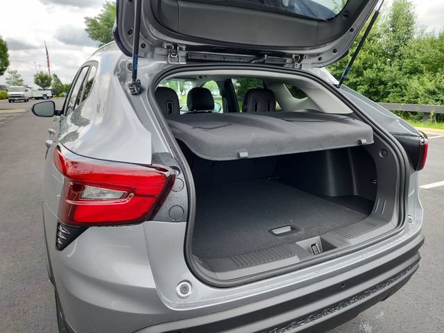 New 2026 Chevrolet Trax LT w/ Driver Confidence Package FWD image 18