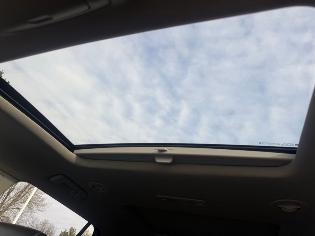 Used 2022 GMC Acadia SLT w/ Elevation Edition AWD/4WD image 23