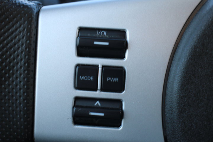 Used 2010 Nissan Pathfinder SE AWD/4WD image 27