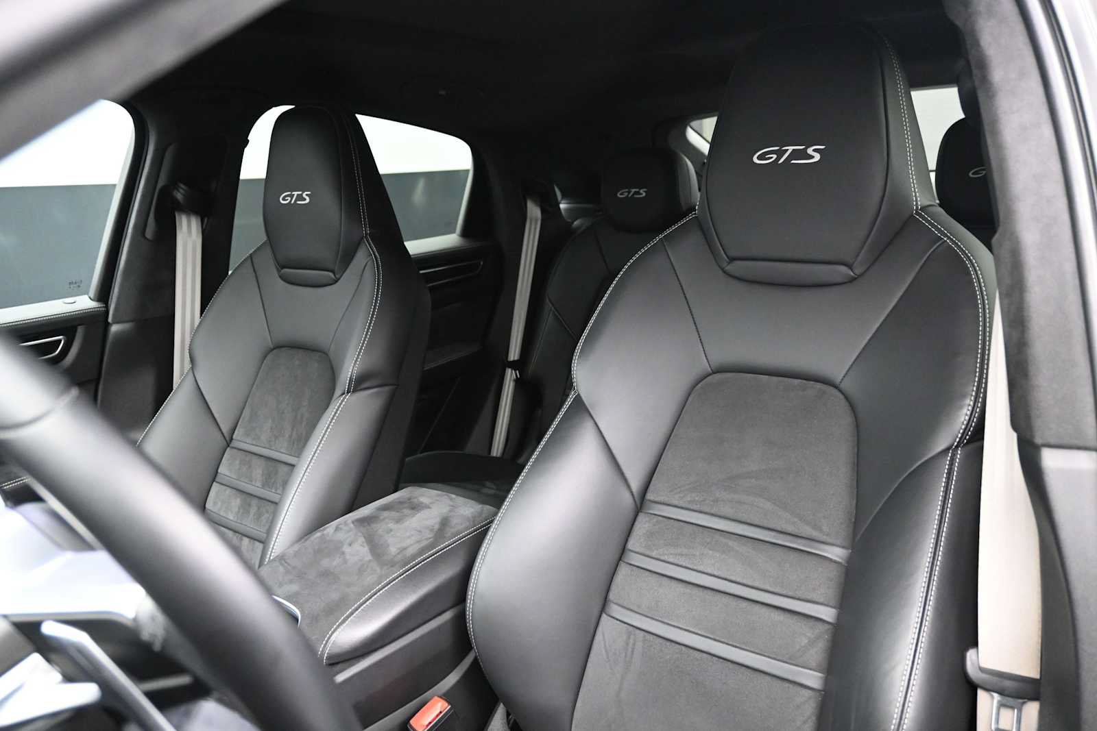 Certified 2023 Porsche Cayenne GTS AWD/4WD image 5