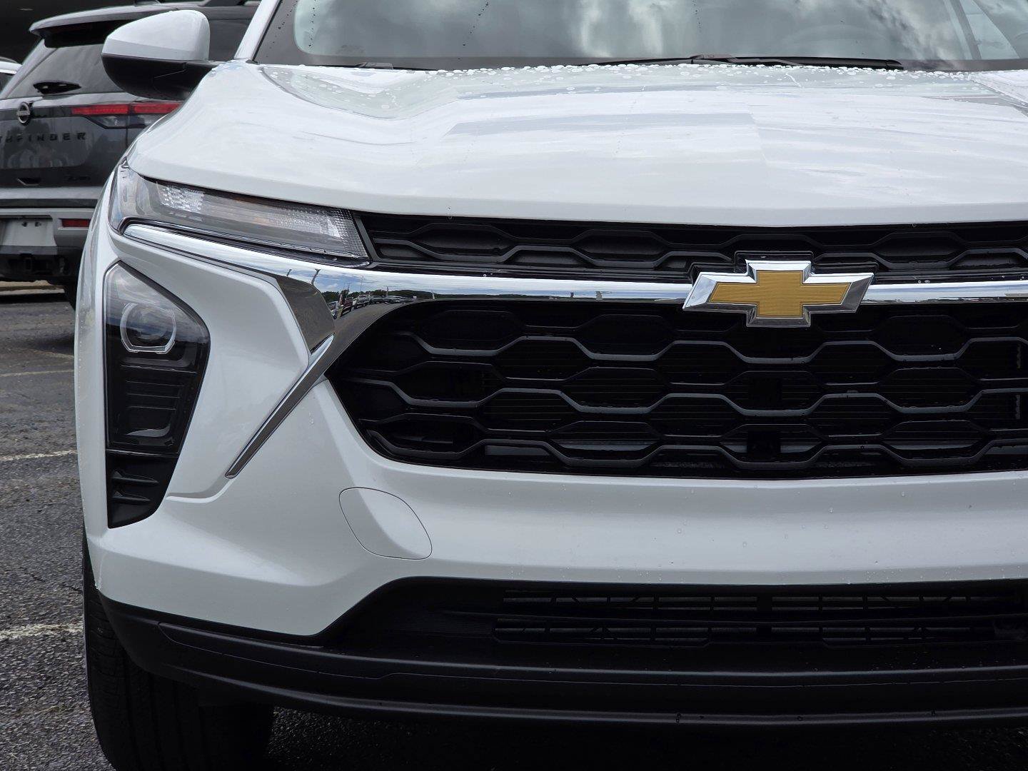 Used 2026 Chevrolet Trax LS w/ LS Convenience Package FWD image 3