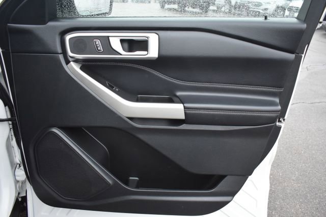Used 2022 Ford Explorer XLT w/ Equipment Group 202A image 45