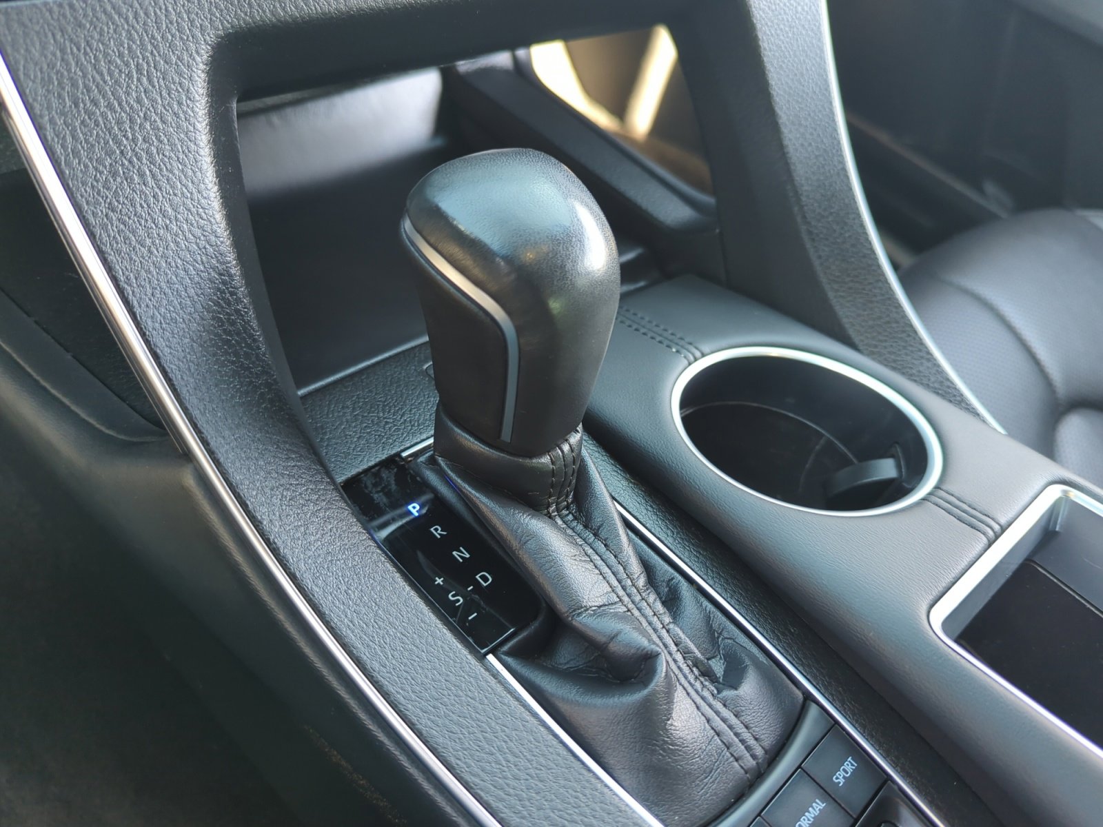 Used 2021 Toyota Avalon XSE image 15