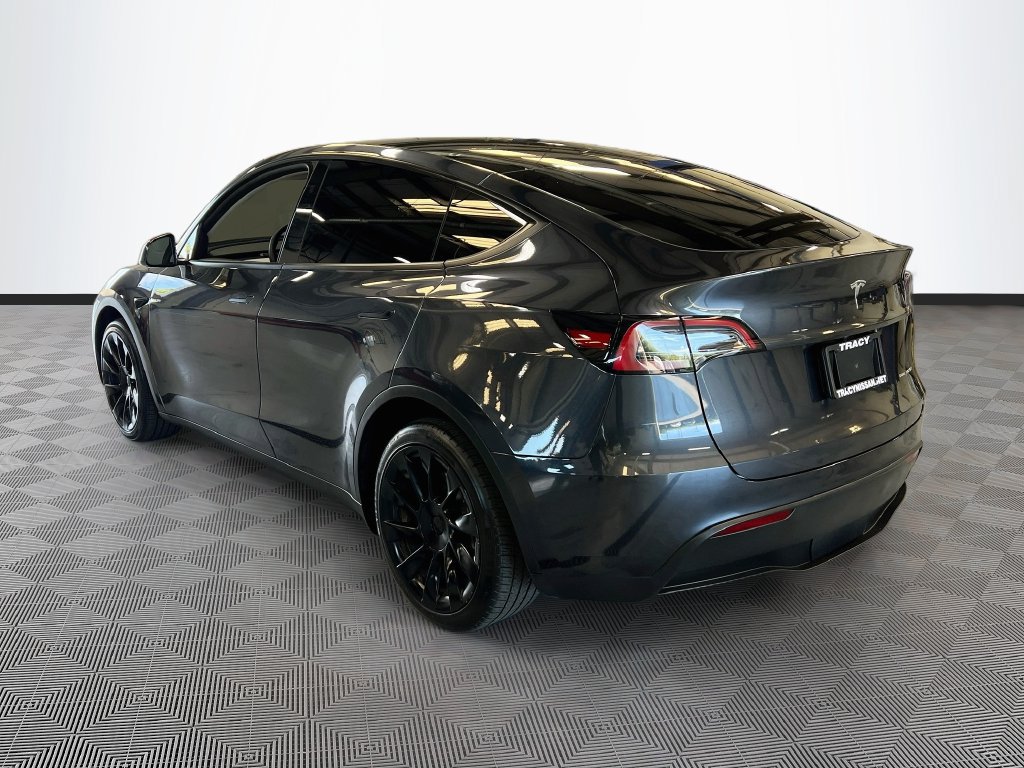 Used 2025 Tesla Model Y Long Range AWD/4WD image 5