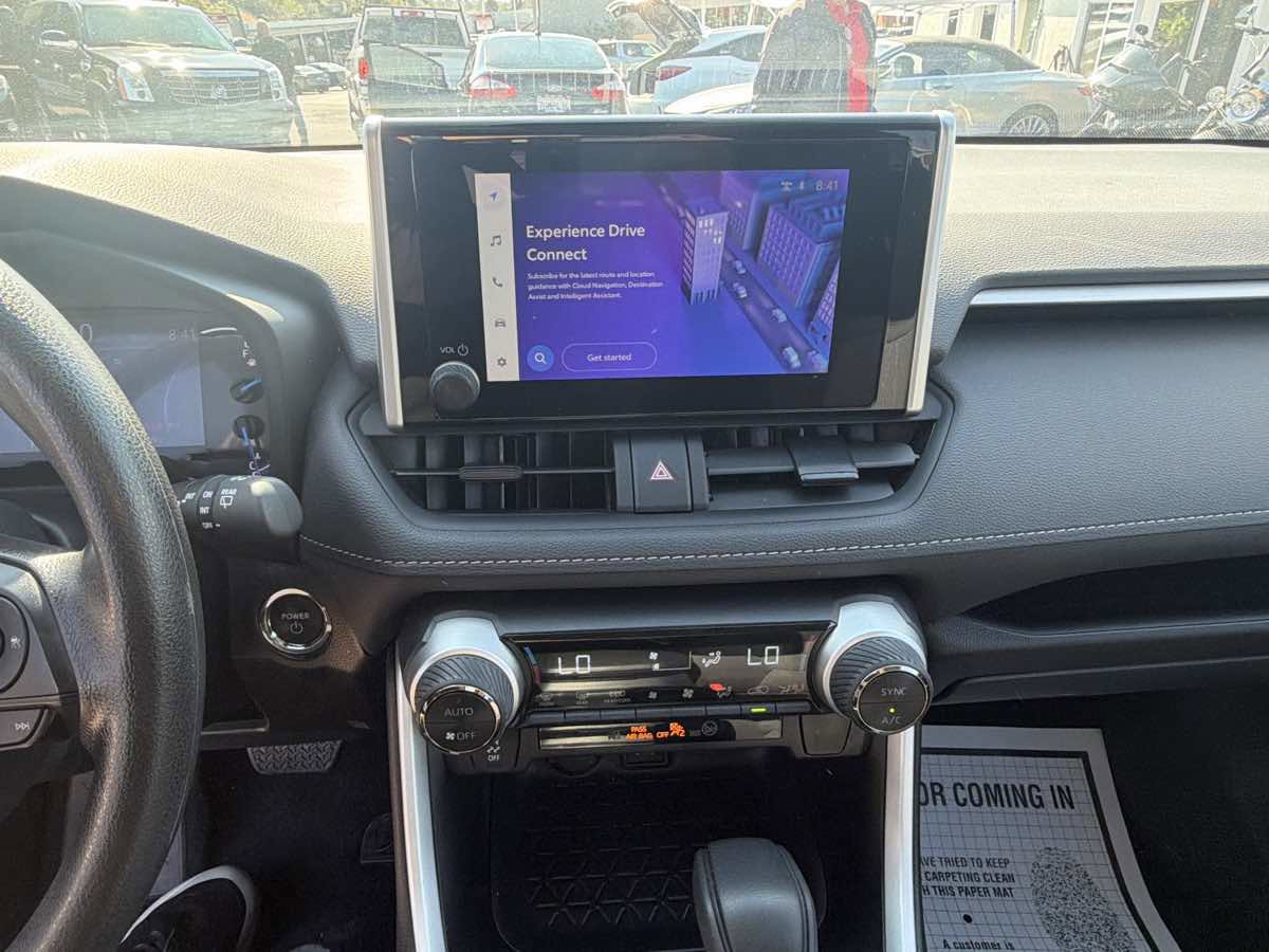 Used 2025 Toyota RAV4 XLE image 14