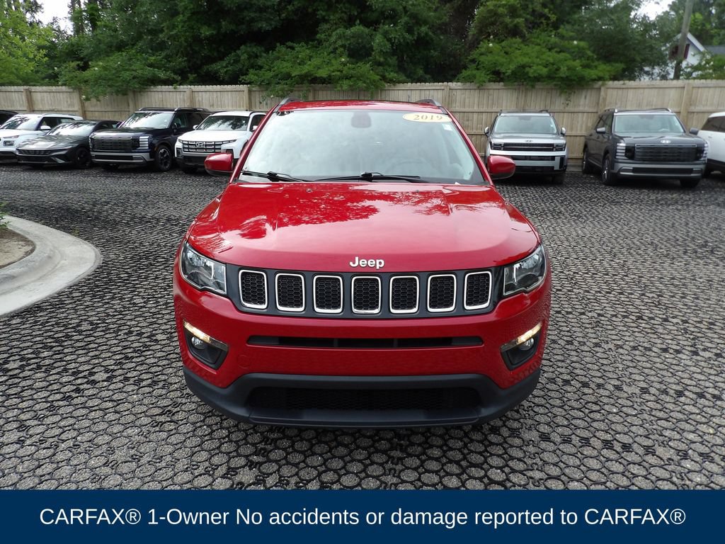 Used 2019 Jeep Compass Latitude w/ Popular Equipment Group FWD image 2
