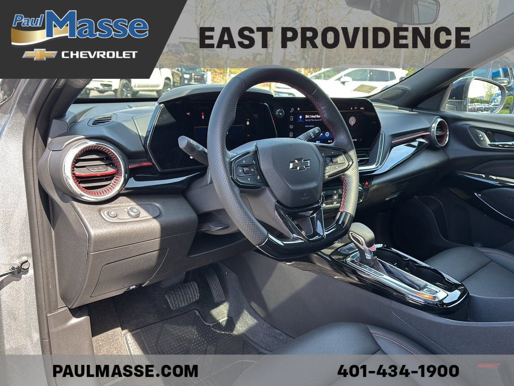 Used 2025 Chevrolet Trax RS w/ Sunroof Package FWD image 16
