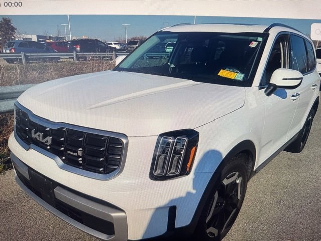 Used 2023 Kia Telluride S w/ S Sunroof Package image 2