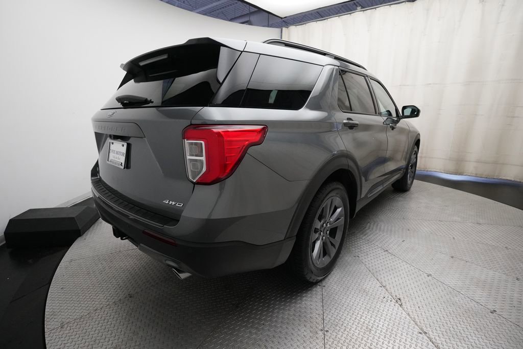 Used 2023 Ford Explorer XLT w/ Equipment Group 202A AWD/4WD image 13