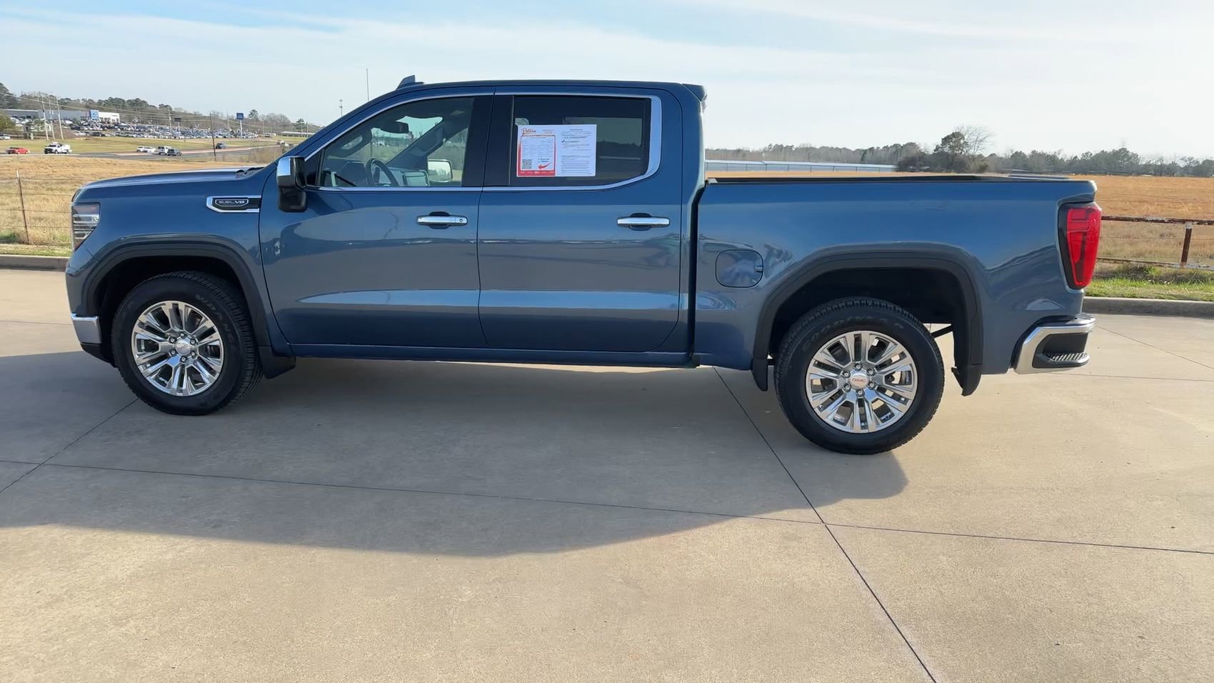 Used 2024 GMC Sierra 1500 SLT AWD/4WD image 6