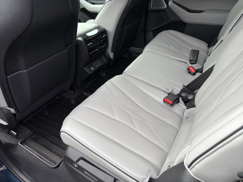 Used 2026 Acura MDX SH-AWD w/ Advance Package image 24