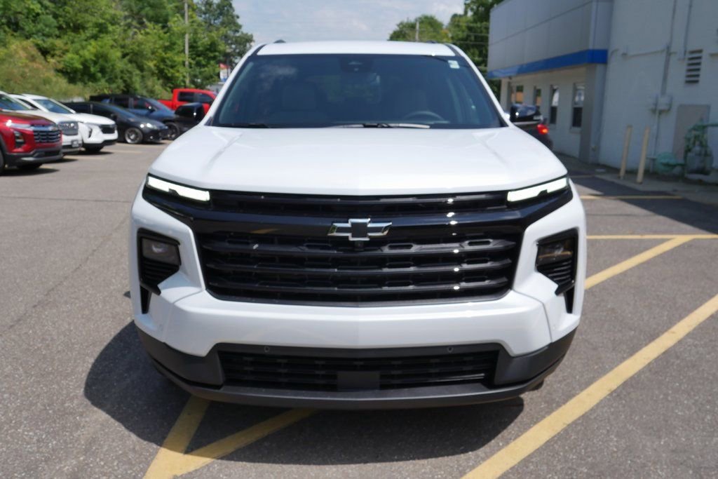 New 2026 Chevrolet Traverse LT w/ Enhanced Driving Package image 3