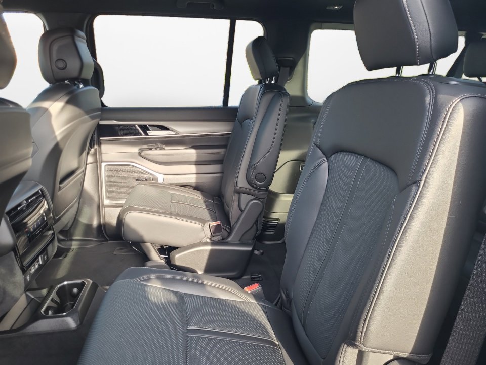 New 2026 Jeep Grand Wagoneer L 4x4 image 13