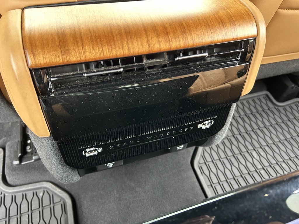 Used 2024 Jeep Grand Wagoneer Series III w/ HD Trailer Tow Package image 44