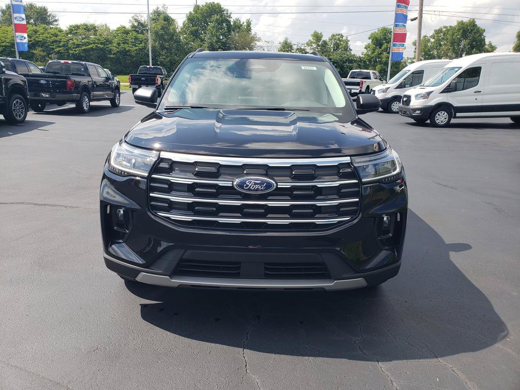 New 2026 Ford Explorer Active w/ Active Comfort Package AWD/4WD image 2